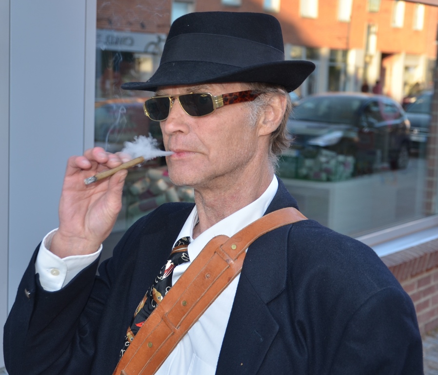 000 Nisse cigarillpuffare